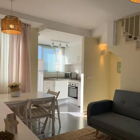 A Estrenar - Playa Nova. Piscina & Padel Holiday home *